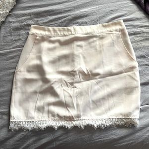 Off-white mini skirt